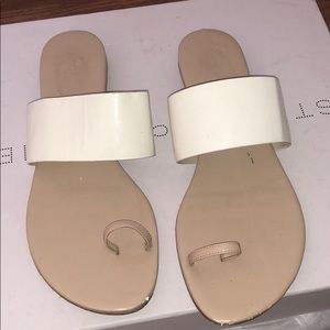 Scoop white and beige flip-flop flat sandals